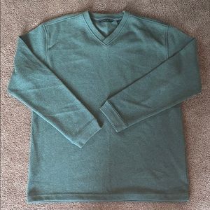 EUC Men’s Axist Sweater, Large